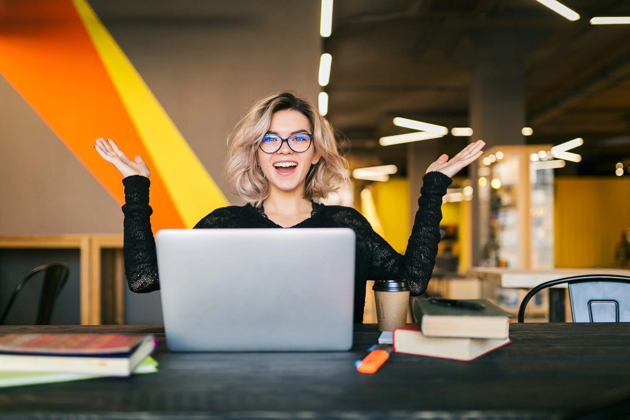 Services de solutions d'hébergement extérieur avec suivi